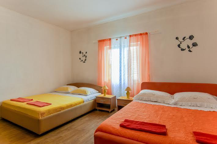 Apartments Luca Ražanac Exterior foto